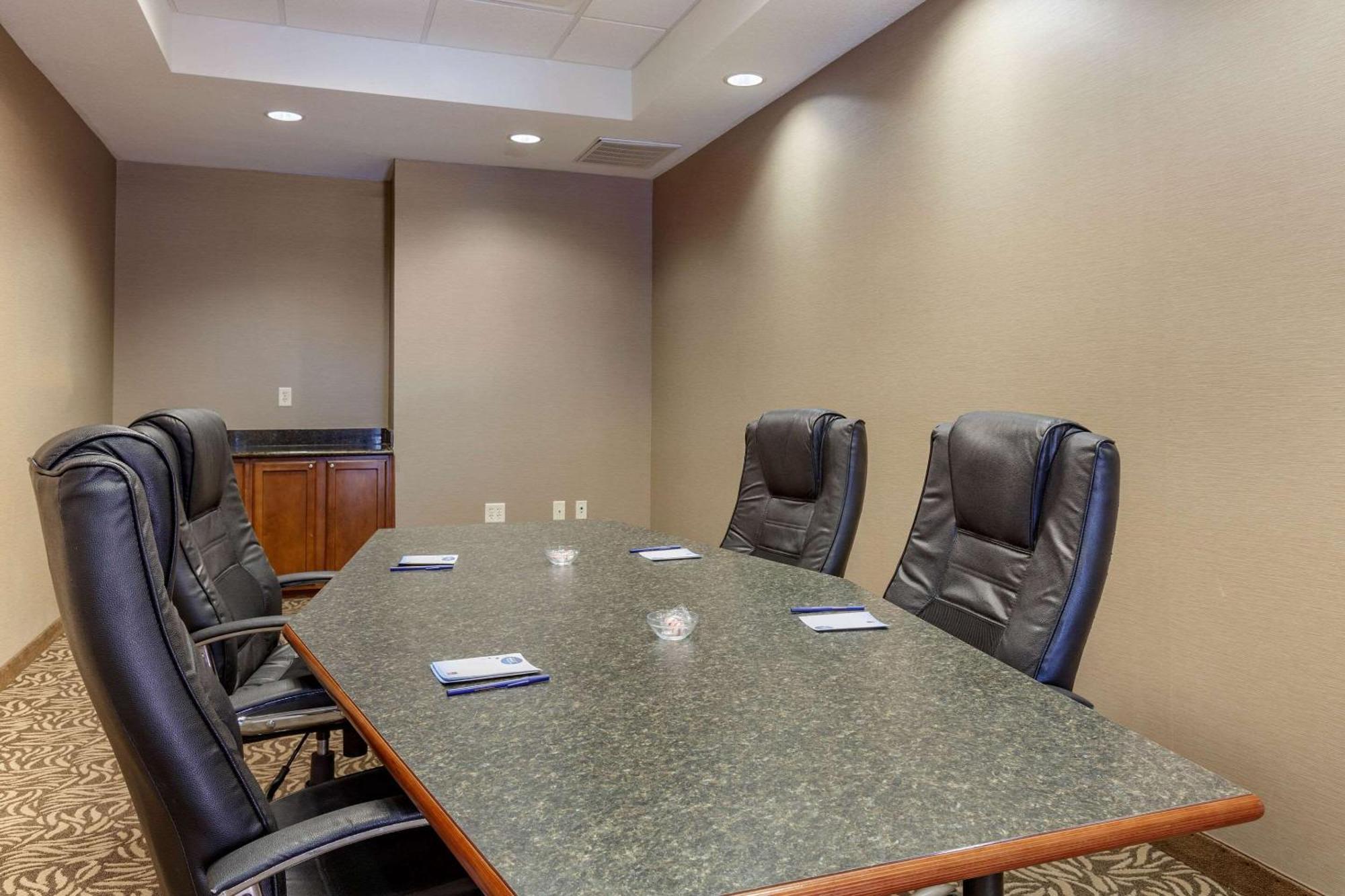 Comfort Suites Glendale - State Farm Stadium Area Екстер'єр фото