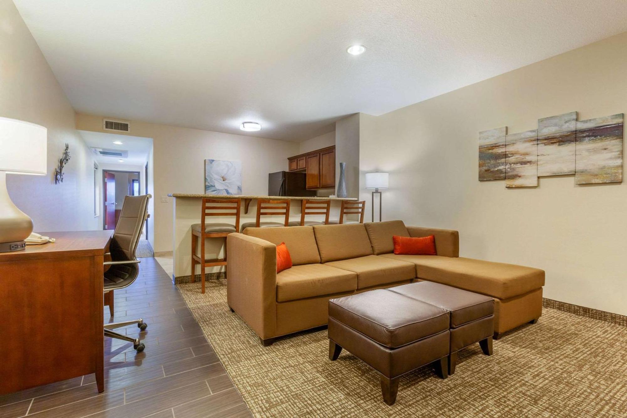 Comfort Suites Glendale - State Farm Stadium Area Екстер'єр фото