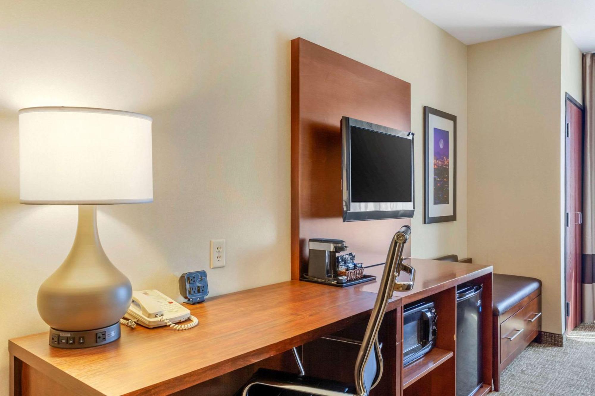 Comfort Suites Glendale - State Farm Stadium Area Екстер'єр фото